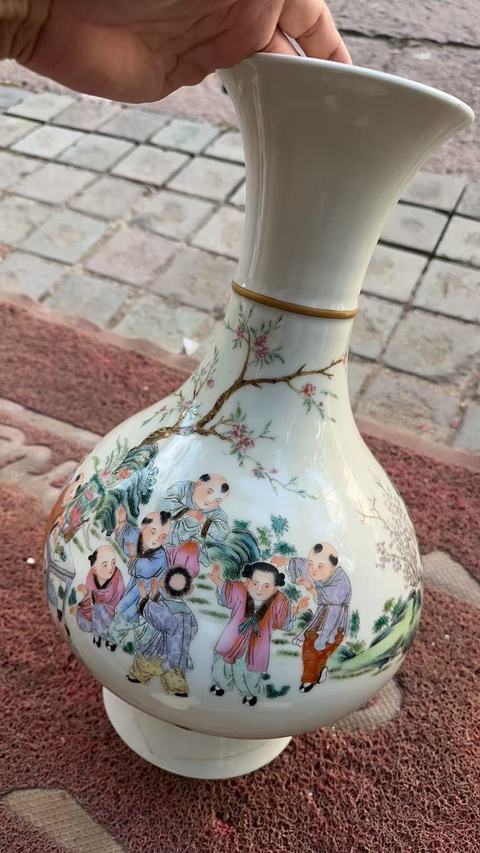 古玩陶瓷粉彩人物故事賞瓶真品鑒賞圖