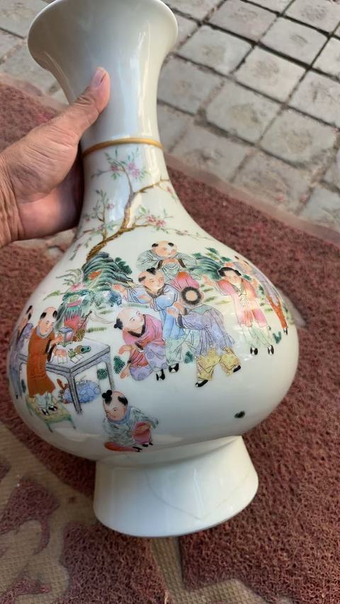 古玩陶瓷粉彩人物故事賞瓶真品鑒賞圖