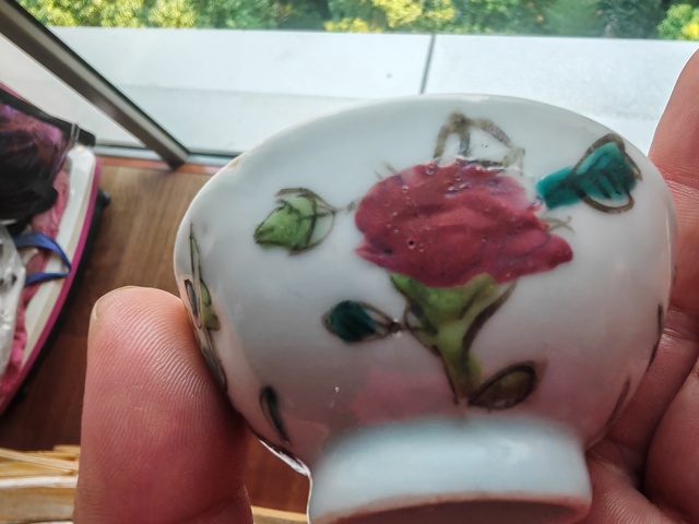 古玩陶瓷粉彩花卉小茶杯真品鑒賞圖