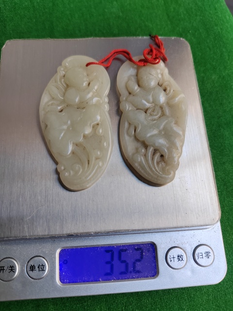 古玩玉器和田玉雕“童子掛件”真品鑒賞圖