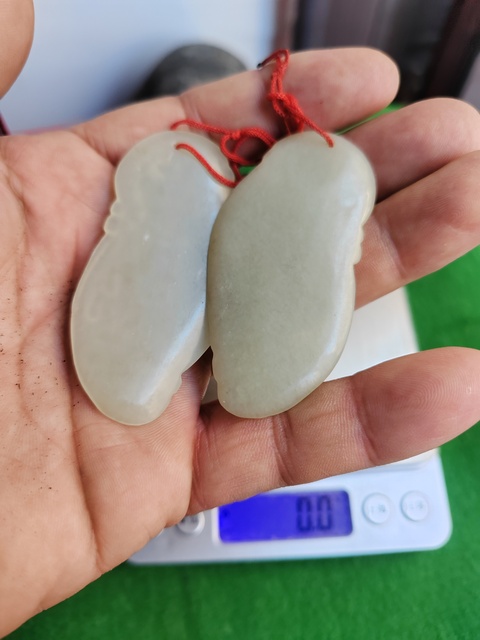 古玩玉器和田玉雕“童子掛件”真品鑒賞圖