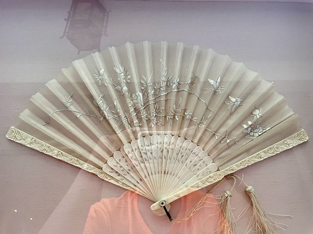 古玩雜項絲綢扇真品鑒賞圖