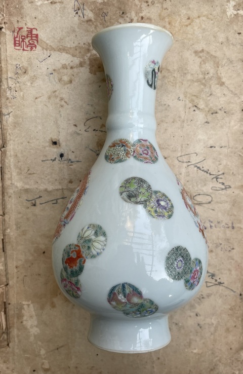 古玩陶瓷民國粉彩皮球花玉壺春瓶真品鑒賞圖