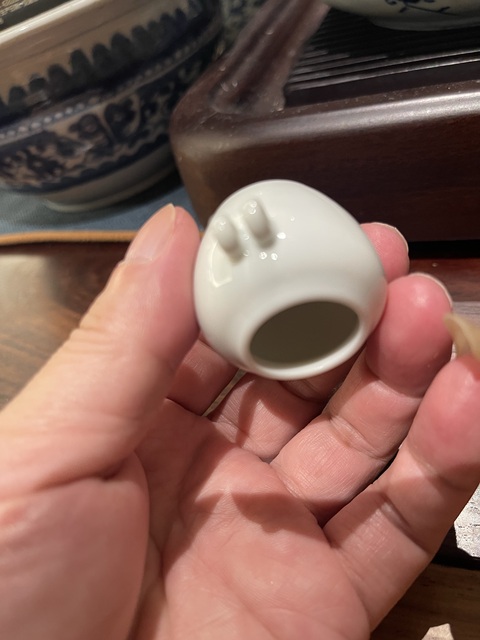 古玩陶瓷白釉鳥食罐真品鑒賞圖