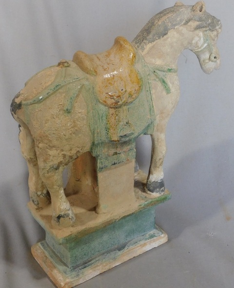 古玩陶瓷三彩馬俑真品鑒賞圖