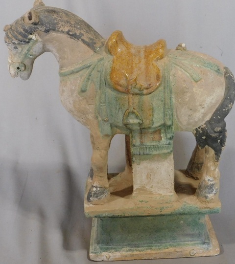古玩陶瓷三彩馬俑真品鑒賞圖