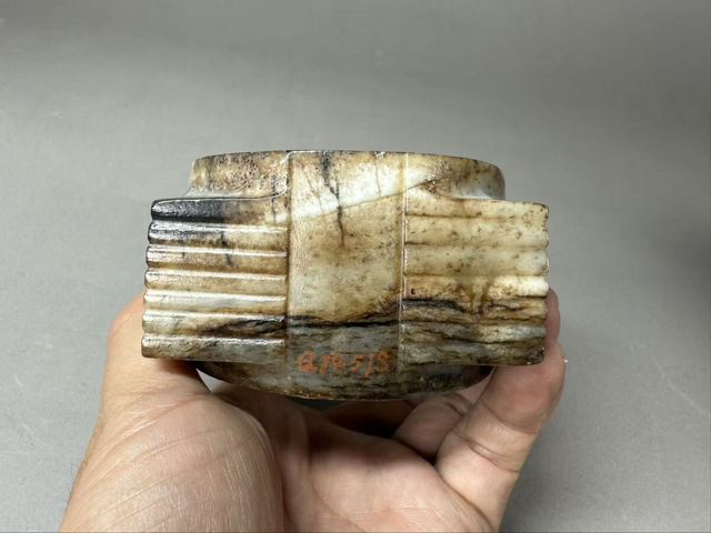 古玩玉器仿古做舊玉琮真品鑒賞圖