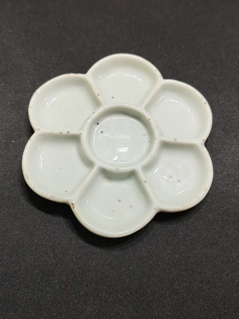 古玩陶瓷白釉調(diào)色盤真品鑒賞圖