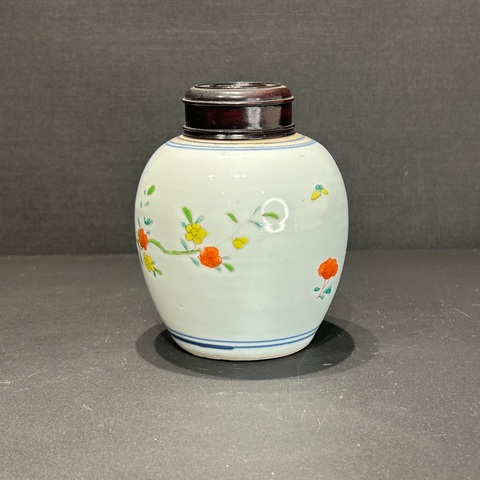 古玩陶瓷粉彩洞石花卉紋罐真品鑒賞圖