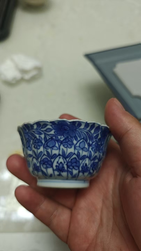 古玩陶瓷青花花卉紋花口杯真品鑒賞圖