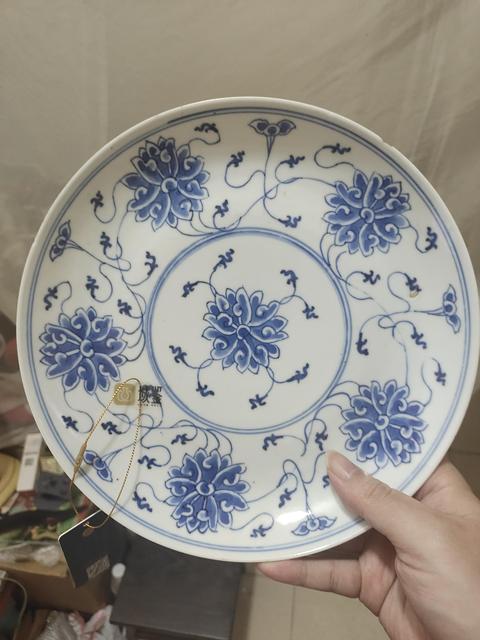 古玩陶瓷纏枝蓮紋盤真品鑒賞圖