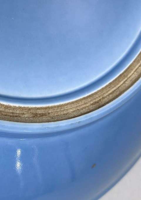 古玩陶瓷藍(lán)釉刻花雙圈足盤真品鑒賞圖