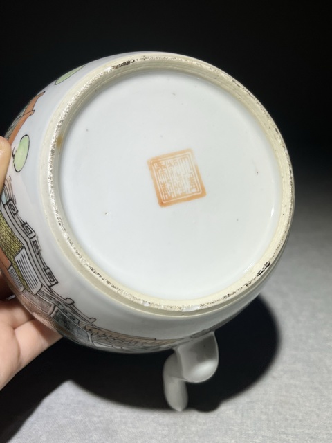 古玩陶瓷清晚期淺絳彩“許品衡”博古圖茶壺拍賣，當前價格3680元