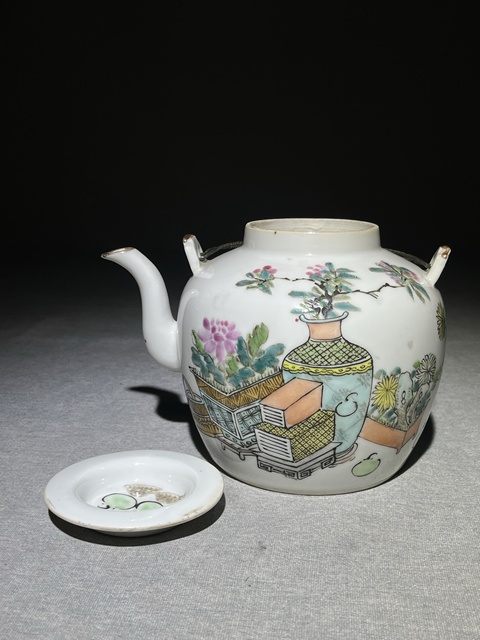 古玩陶瓷清晚期淺絳彩“許品衡”博古圖茶壺拍賣，當前價格3680元