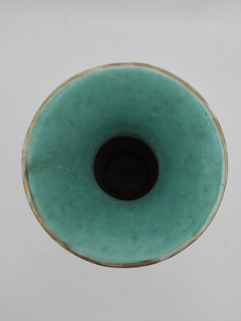 古玩陶瓷粉彩開窗人物故事瓶真品鑒賞圖