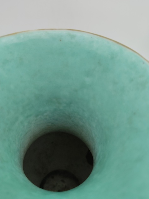 古玩陶瓷粉彩開窗人物故事瓶真品鑒賞圖