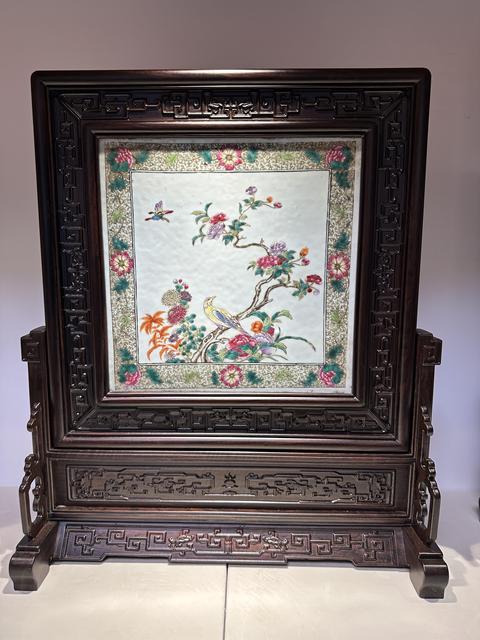 古玩陶瓷粉彩花鳥(niǎo)紋瓷板真品鑒賞圖