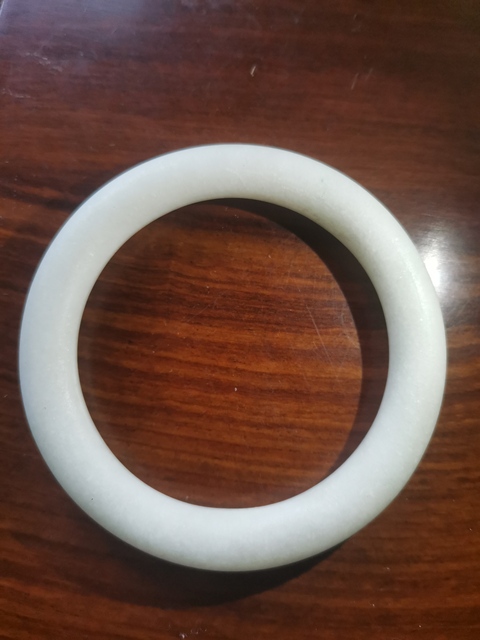 古玩玉器素紋玉鐲拍賣，當(dāng)前價(jià)格460元