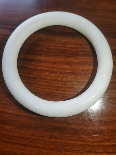 古玩玉器素紋玉鐲拍賣，當(dāng)前價(jià)格460元