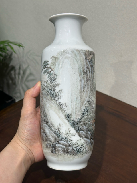 古玩陶瓷粉彩山水通景紋筒瓶真品鑒賞圖