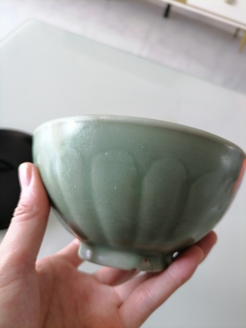 古玩陶瓷明初龍泉窯青釉小碗真品鑒賞圖