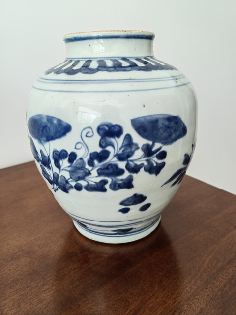 古玩陶瓷青花三多花卉紋罐真品鑒賞圖