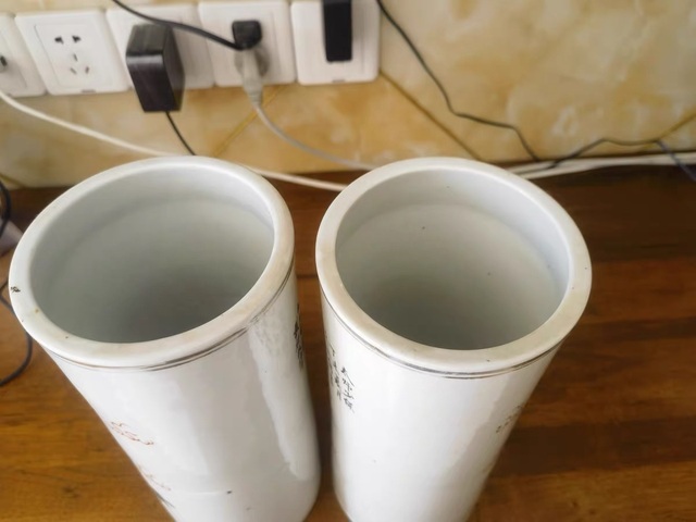 古玩陶瓷礬紅墨彩描金太師少保帽筒真品鑒賞圖