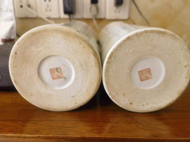 古玩陶瓷礬紅墨彩描金太師少保帽筒真品鑒賞圖