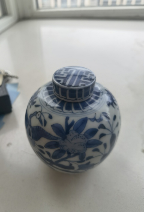 古玩陶瓷花鳥紋青花罐真品鑒賞圖