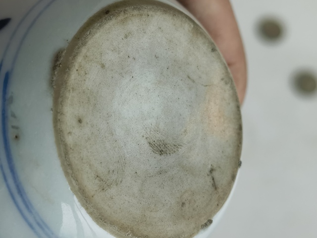 古玩陶瓷花鳥紋青花罐真品鑒賞圖