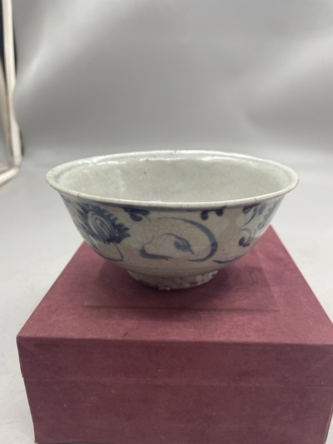 古玩陶瓷花卉紋青花小碗真品鑒賞圖