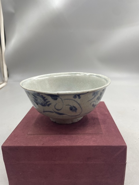 古玩陶瓷花卉紋青花小碗真品鑒賞圖