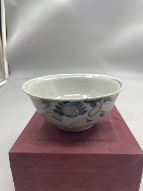 古玩陶瓷花卉紋青花小碗真品鑒賞圖