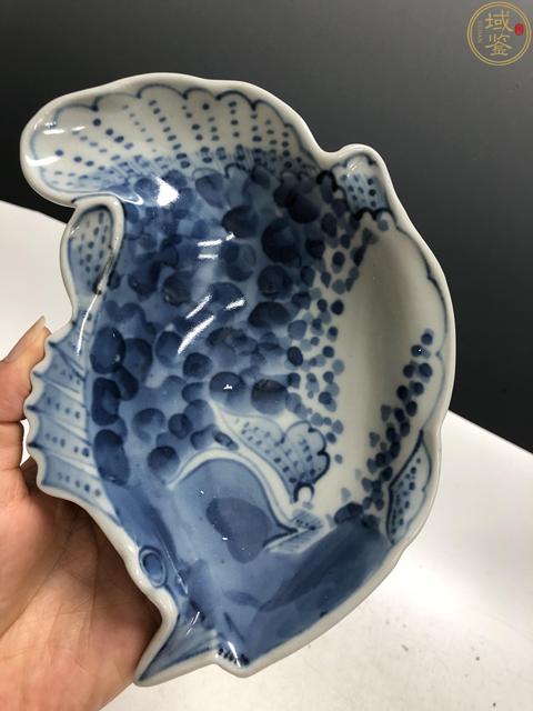古玩陶瓷十九世紀(jì)·青花鱖魚形筆洗（日本）拍賣，當(dāng)前價(jià)格888元
