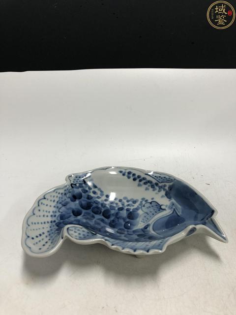 古玩陶瓷十九世紀(jì)·青花鱖魚形筆洗（日本）拍賣，當(dāng)前價(jià)格888元