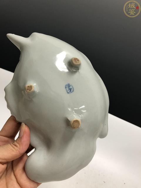 古玩陶瓷十九世紀(jì)·青花鱖魚形筆洗（日本）拍賣，當(dāng)前價(jià)格888元