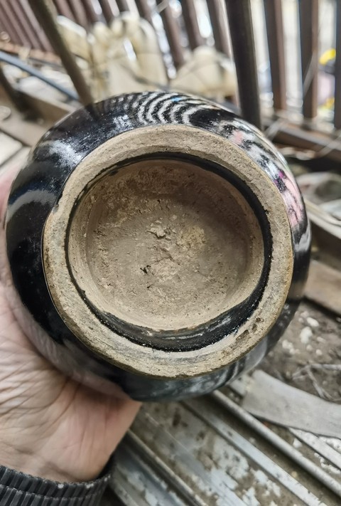 古玩陶瓷黑釉罐真品鑒賞圖