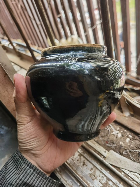 古玩陶瓷黑釉罐真品鑒賞圖
