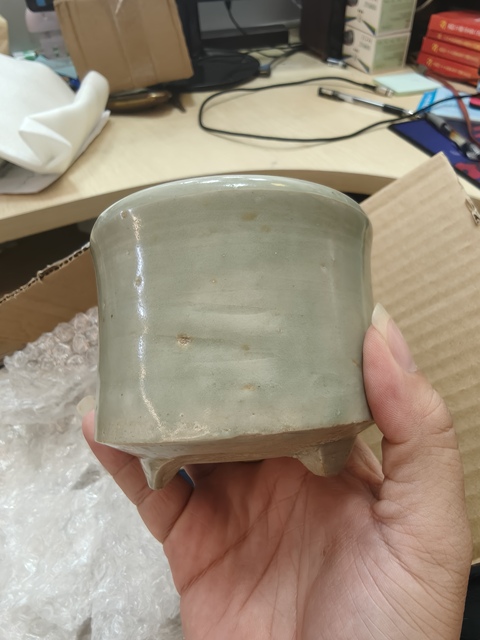 古玩陶瓷龍泉系青瓷香爐真品鑒賞圖