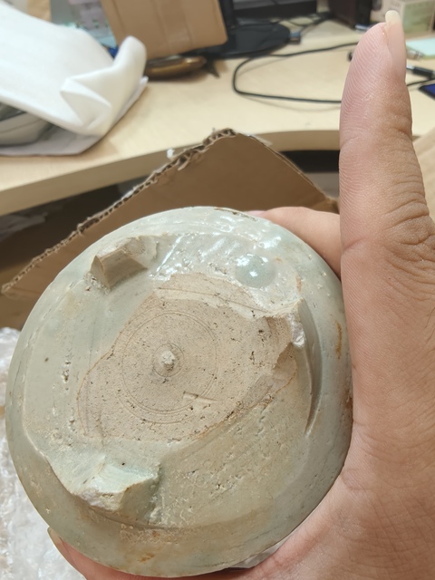 古玩陶瓷龍泉系青瓷香爐真品鑒賞圖