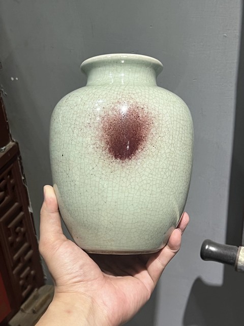 古玩陶瓷哥釉釉里紅罐真品鑒賞圖