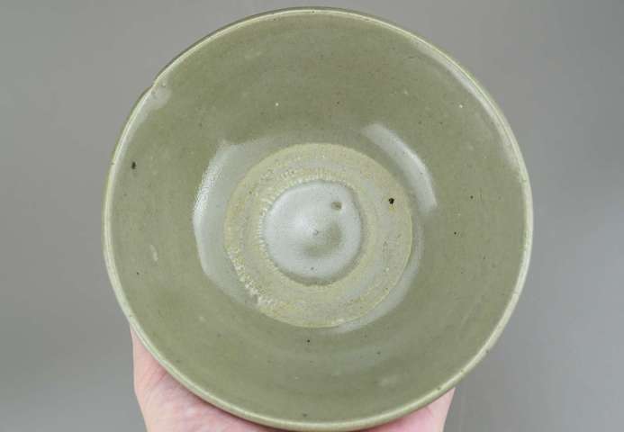 古玩陶瓷元末明初-龍泉青瓷斗笠碗拍賣(mài)，當(dāng)前價(jià)格699元