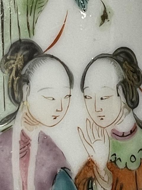 古玩陶瓷粉彩人物紋筆筒真品鑒賞圖