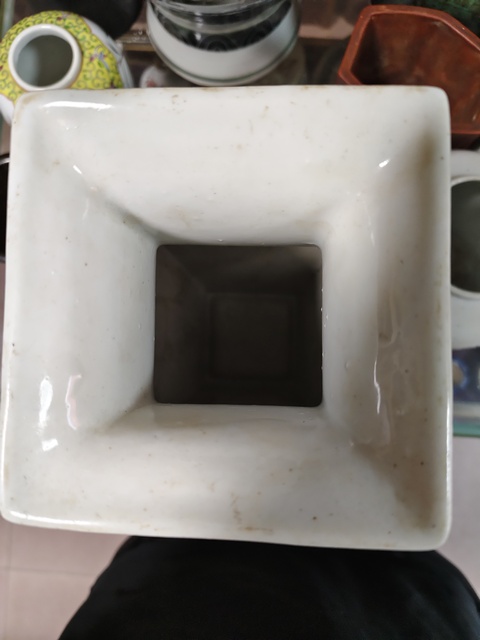 古玩陶瓷雙鋪首白釉四方撇口瓶真品鑒賞圖