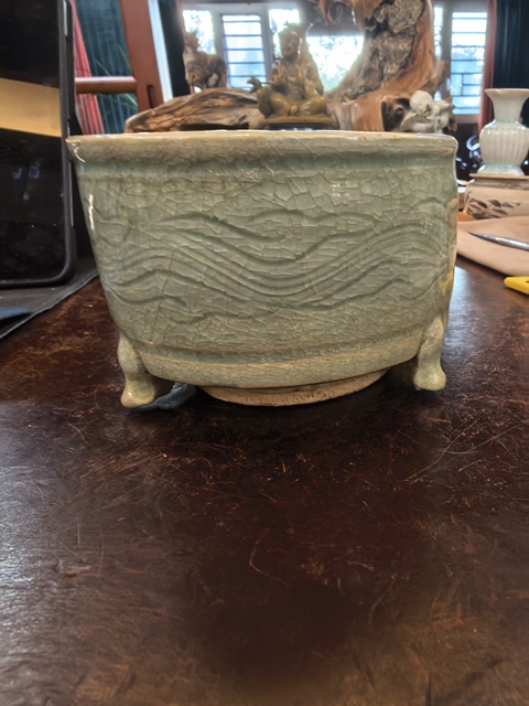 古玩陶瓷龍泉青瓷刻花香爐真品鑒賞圖