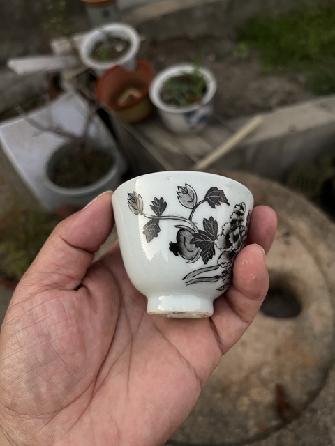 古玩陶瓷墨彩花卉紋杯真品鑒賞圖