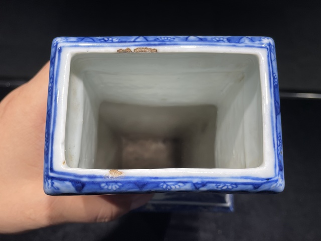 古玩陶瓷花鳥紋青花瓶真品鑒賞圖