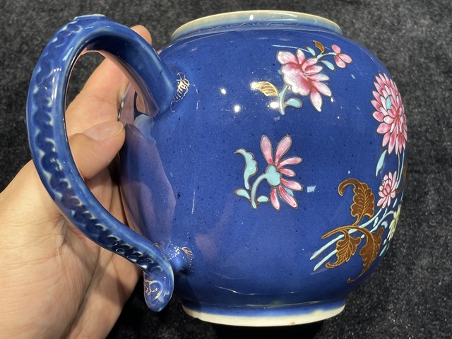 古玩陶瓷霽藍釉粉彩花卉紋執壺真品鑒賞圖