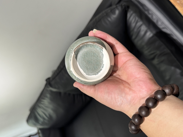 古玩陶瓷龍泉官窯花器真品鑒賞圖