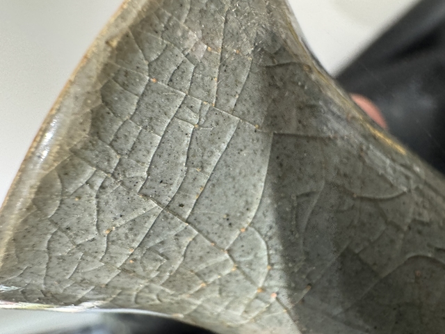 古玩陶瓷龍泉官窯花器真品鑒賞圖
